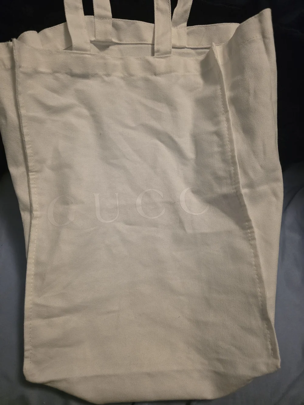 Gucci Beige GG Supreme Shoulder Bag with Navy Logo - Picture 7 of 7